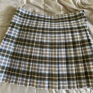 40. Pleaded mini skirt